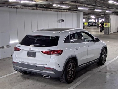 MERCEDES BENZ GLA