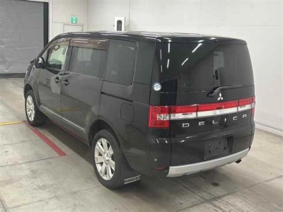 MITSUBISHI DELICA D:5