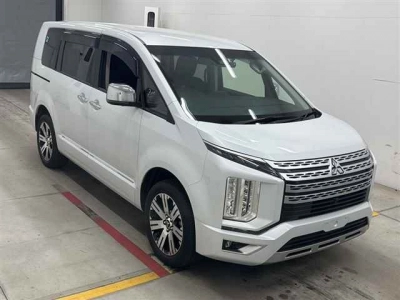 MITSUBISHI DELICA D:5