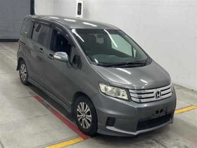 HONDA FREED SPIKE