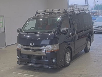 TOYOTA HIACE