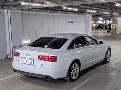 AUDI A6 AVANTE