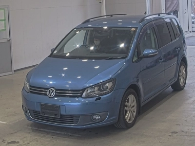VOLKSWAGEN GOLF TOURAN