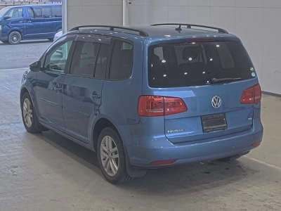VOLKSWAGEN GOLF TOURAN
