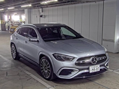 MERCEDES BENZ GLA