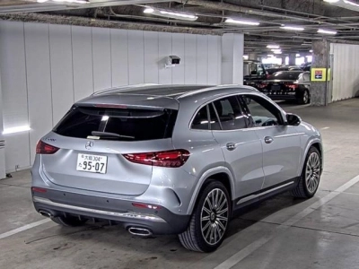 MERCEDES BENZ GLA