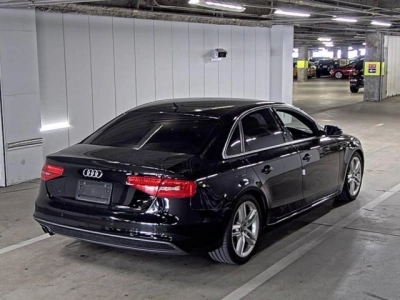 AUDI A4 AVANTE