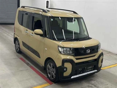 DAIHATSU TANTO FUN CROSS