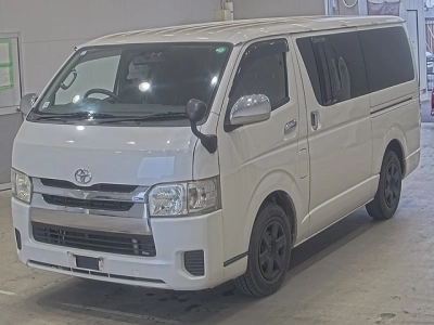 TOYOTA HIACE