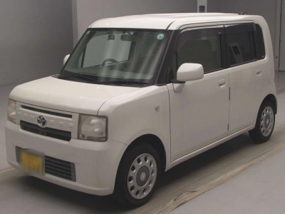 TOYOTA PIXIS SPACE