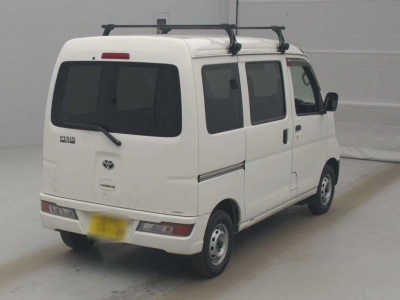 TOYOTA PIXIS VAN