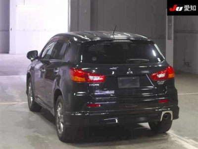 MITSUBISHI RVR