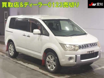 MITSUBISHI DELICA D:5