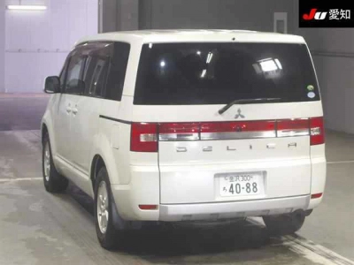 MITSUBISHI DELICA D:5