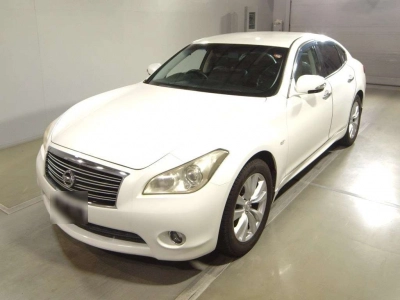 NISSAN FUGA