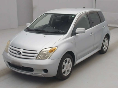 TOYOTA IST