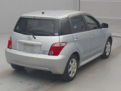 TOYOTA IST