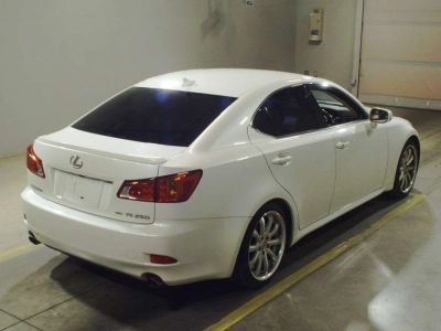 LEXUS IS