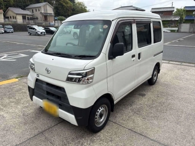 TOYOTA PIXIS VAN