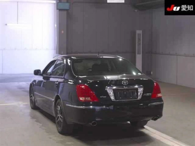 TOYOTA CROWN MAJESTA