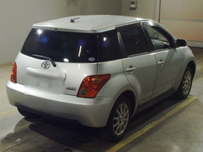 TOYOTA IST