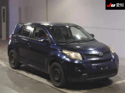 TOYOTA IST