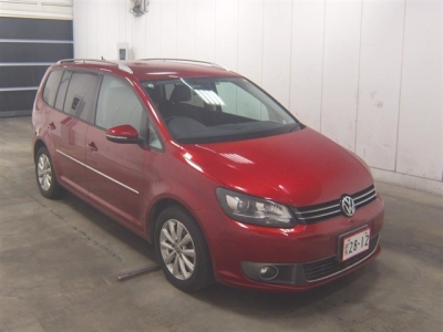 VOLKSWAGEN GOLF TOURAN