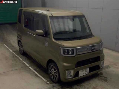 DAIHATSU WAKE
