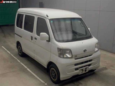 TOYOTA PIXIS VAN