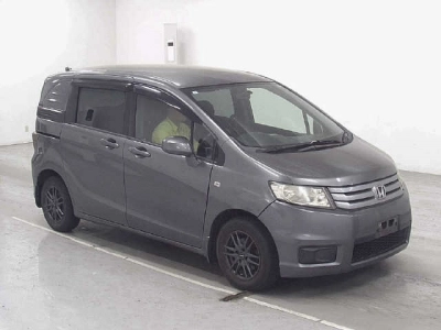 HONDA FREED SPIKE