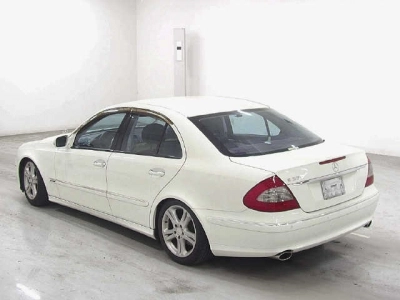 MERCEDES BENZ E CLASS