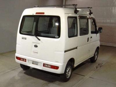 TOYOTA PIXIS VAN