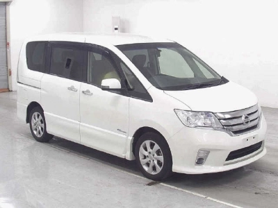NISSAN SERENA
