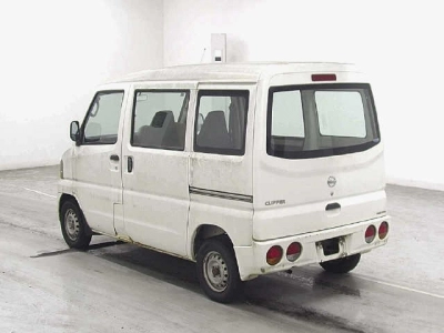NISSAN CLIPPER VAN