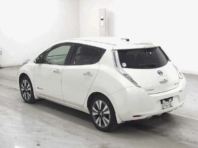 NISSAN LEAF