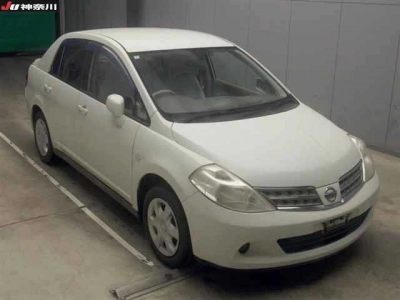 NISSAN TIIDA LATIO