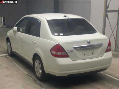 NISSAN TIIDA LATIO