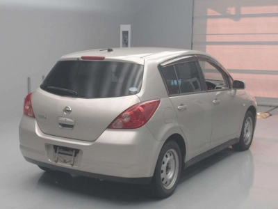 NISSAN TIIDA