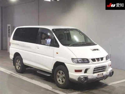 MITSUBISHI DELICA SPACE GEAR
