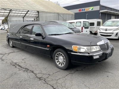 LINCOLN TOWN CAR