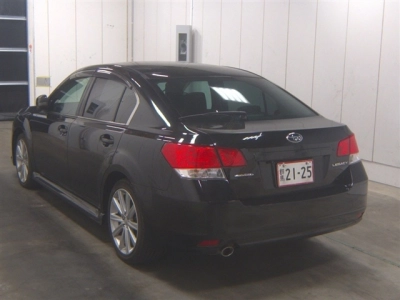SUBARU LEGACY B4