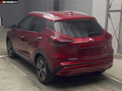 NISSAN KICKS