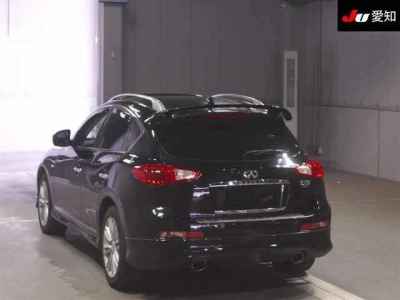 NISSAN SKYLINE CROSSOVER