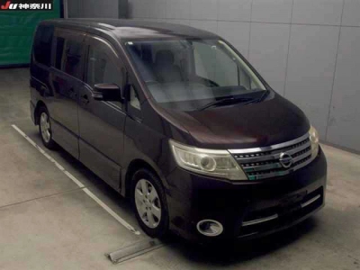 NISSAN SERENA