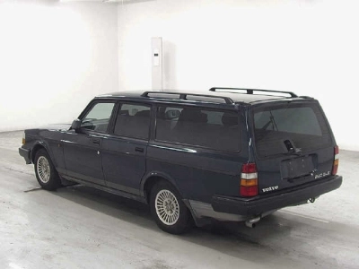 VOLVO 240