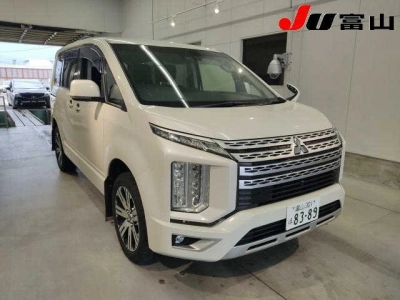 MITSUBISHI DELICA D:5