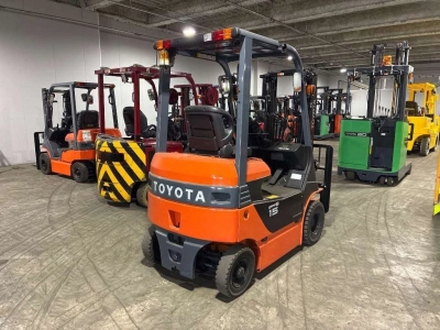 TOYOTA  FORKLIFT 