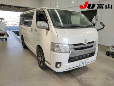 TOYOTA REGIUS VAN