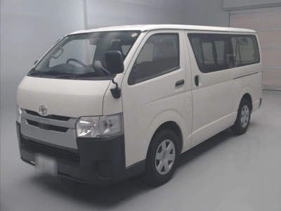 TOYOTA REGIUS VAN