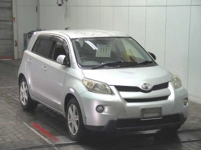 TOYOTA IST